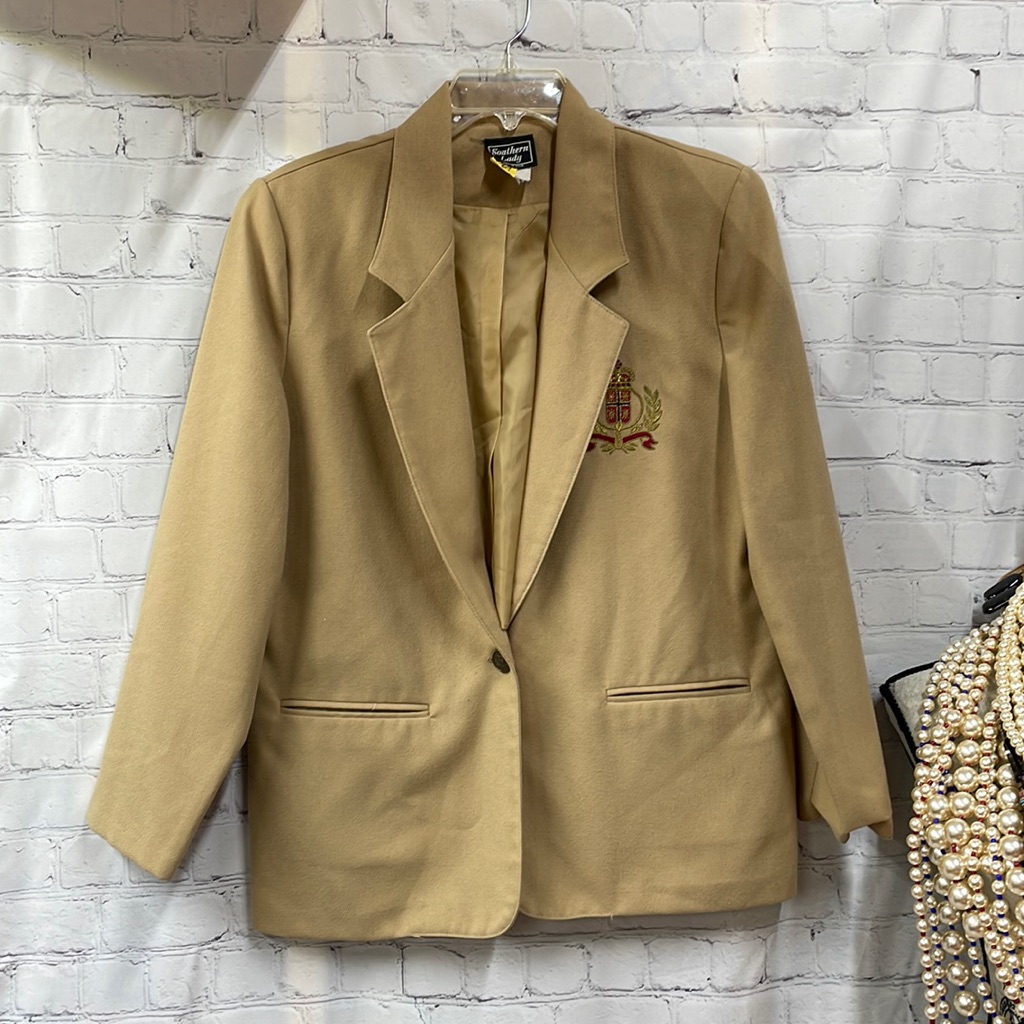 Southern Lady Vintage Size Medium Embroidered Crest Heritage Preppy Blazer